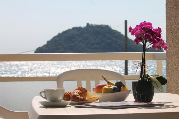 Residence Riviera Αλμπένγκα Εξωτερικό φωτογραφία