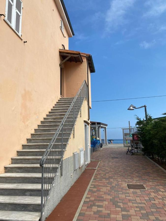Residence Riviera Αλμπένγκα Εξωτερικό φωτογραφία
