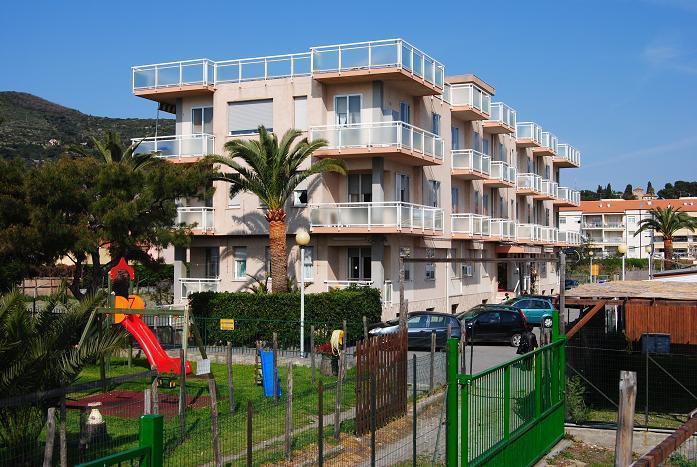Residence Riviera Αλμπένγκα Εξωτερικό φωτογραφία