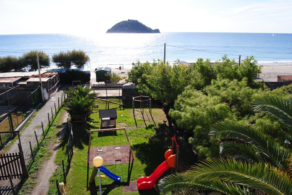 Residence Riviera Αλμπένγκα Δωμάτιο φωτογραφία